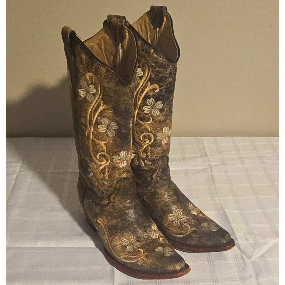 Circle G By Corral Ladies Distressed Brown Floral Embroidered Boots L5175